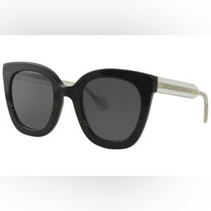 Gucci Elegant Black and Cream Sunglasses